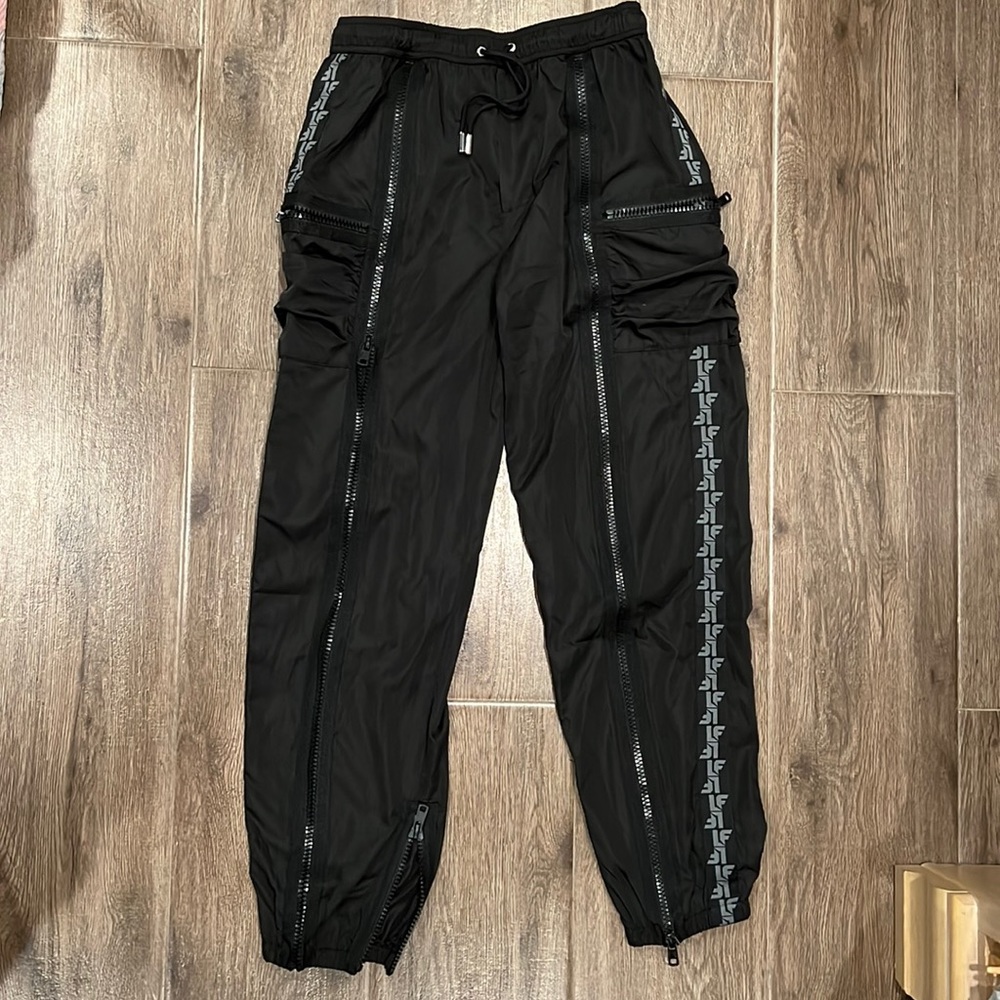 LF CARGO PANTS IN BLACK